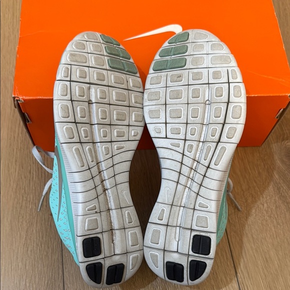 Nike Free Run 3.0 V4 Tropical Twist Tiffany Blue size 6 - Picture 5 of 7